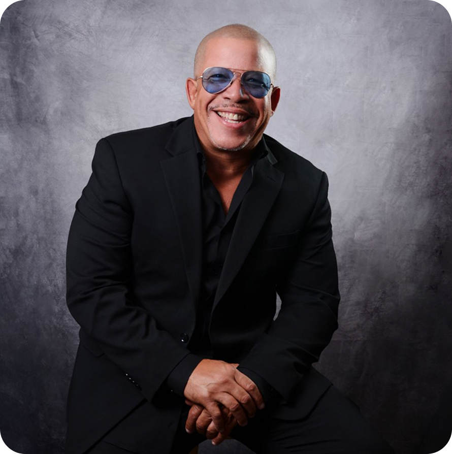 Bedroom with green pillows